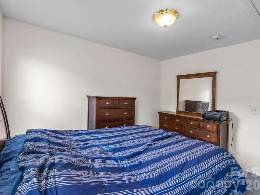 2725 Billings Park Drive, Charlotte, NC 28213.  MLS# CAR4392568, YatesRealty ID 31337. 
