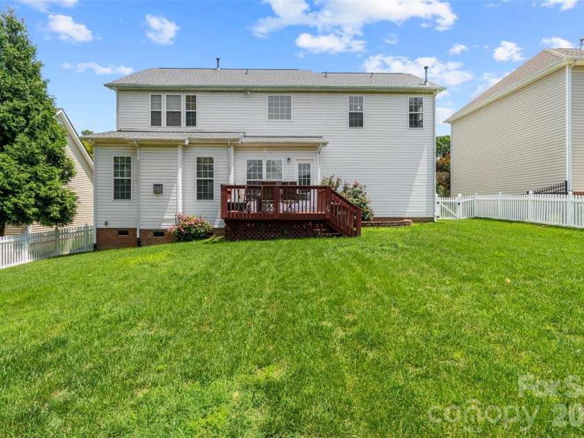 2725 Billings Park Drive, Charlotte, NC 28213.  MLS# CAR4392568, YatesRealty ID 31337. 