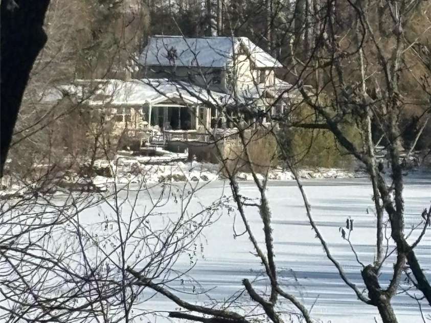 11 Echo Lake Drive, Fairview, NC 28730.  MLS# CAR4387481, YatesRealty ID 31338. 