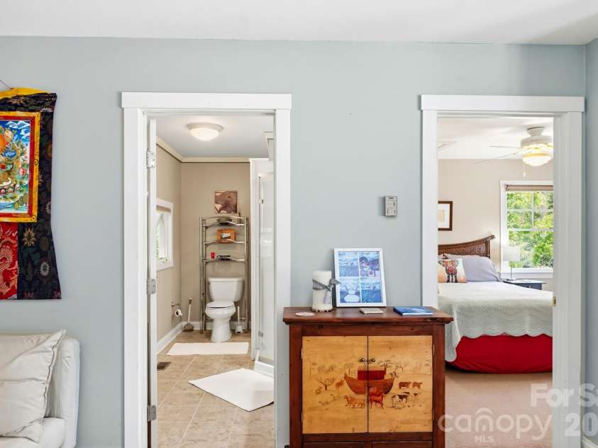 11 Echo Lake Drive, Fairview, NC 28730.  MLS# CAR4387481, YatesRealty ID 31338. Full Bath Connects Via Walk-Through Linen Closet