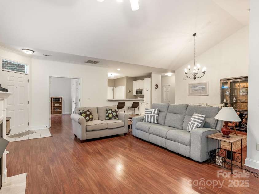 3729 Oak View Court, Matthews, NC 28105.  MLS# CAR4289606, YatesRealty ID 31339. 