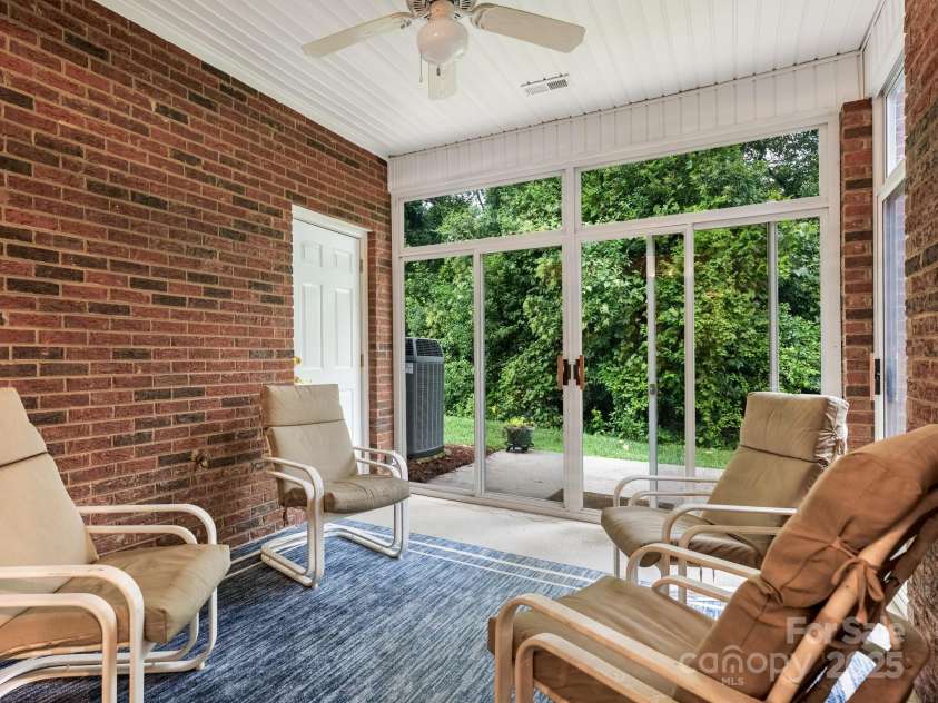 3729 Oak View Court, Matthews, NC 28105.  MLS# CAR4289606, YatesRealty ID 31339. 