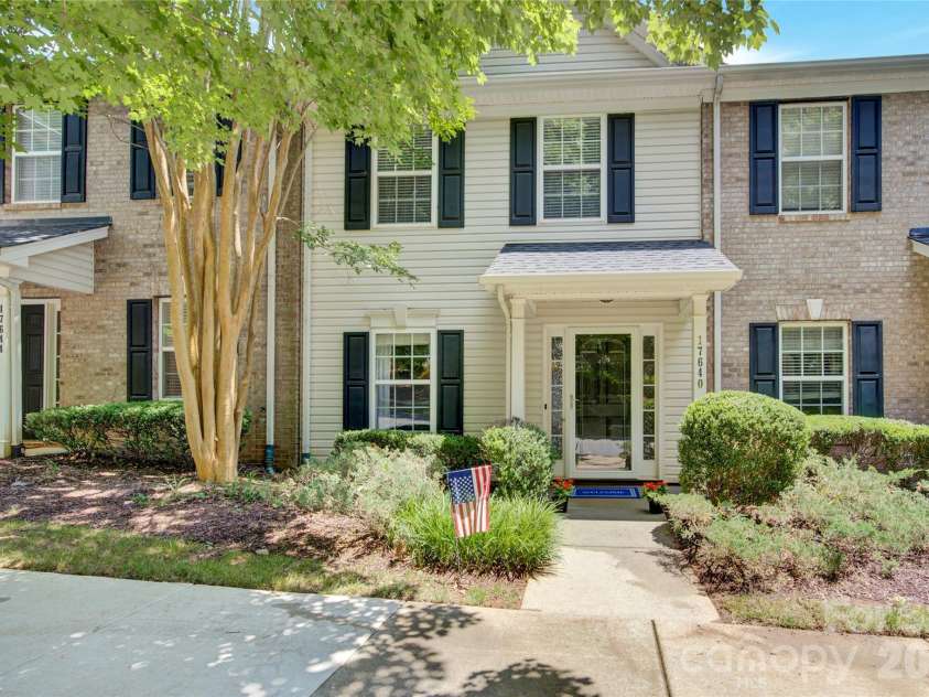 17640 Caldwell Track Drive, Cornelius, NC 28031.  MLS# CAR4350638, YatesRealty ID 3134. 17640 Caldwell Track Dr