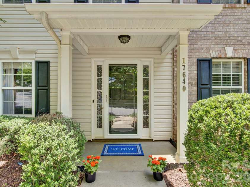 17640 Caldwell Track Drive, Cornelius, NC 28031.  MLS# CAR4350638, YatesRealty ID 3134. 2Bed/Bath Townhome