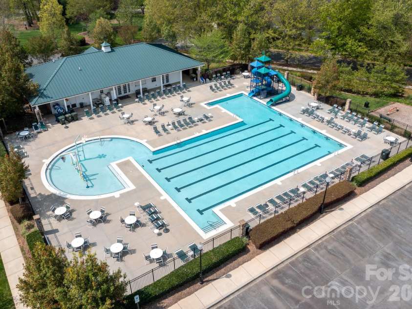 17640 Caldwell Track Drive, Cornelius, NC 28031.  MLS# CAR4350638, YatesRealty ID 3134. Community Pool