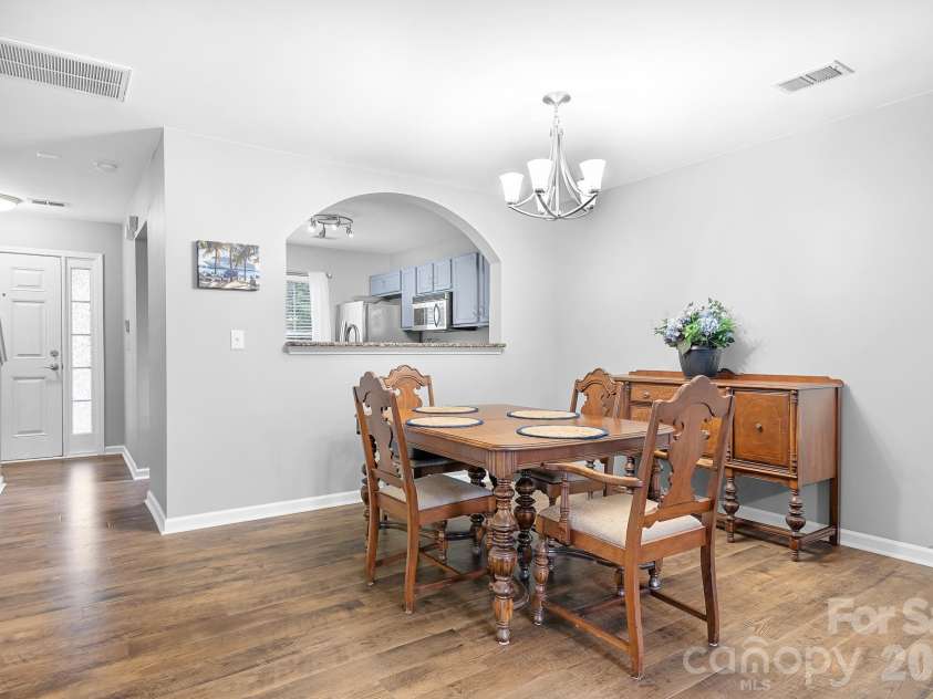 17640 Caldwell Track Drive, Cornelius, NC 28031.  MLS# CAR4350638, YatesRealty ID 3134. Dining Area