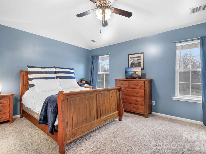 17640 Caldwell Track Drive, Cornelius, NC 28031.  MLS# CAR4350638, YatesRealty ID 3134. Owners Suite