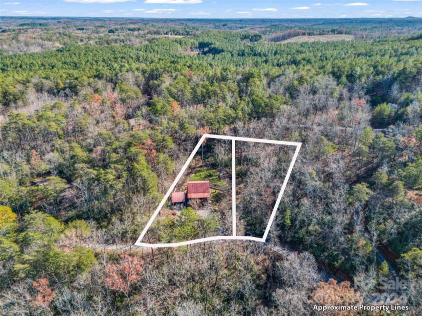 213 Wolf Trail, Lake Lure, NC 28746.  MLS# CAR4207154, YatesRealty ID 3134. 