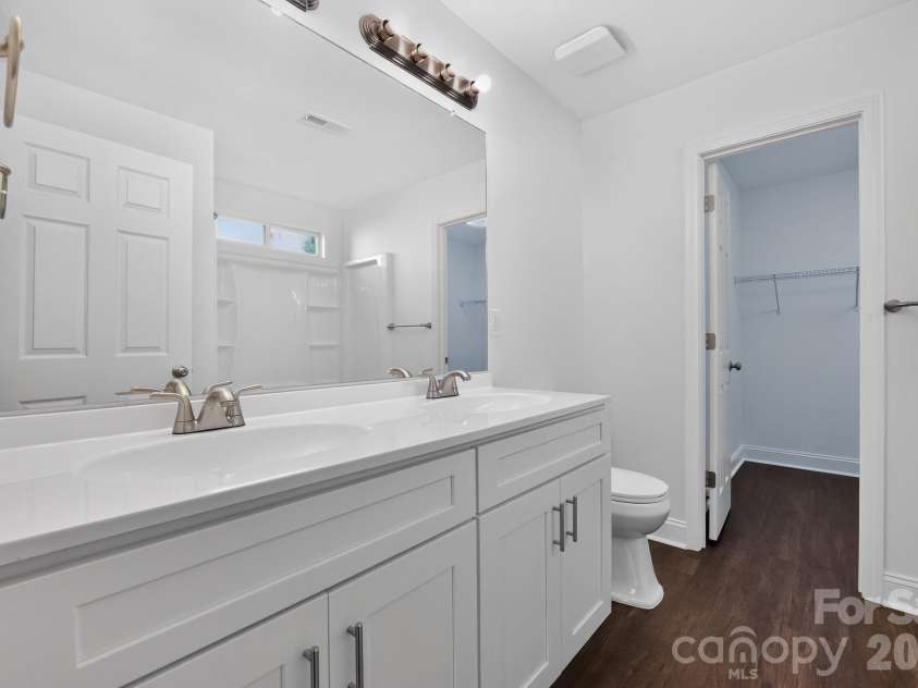 11518 Planters Estates Drive, Charlotte, NC 28278.  MLS# CAR4392668, YatesRealty ID 31340. 