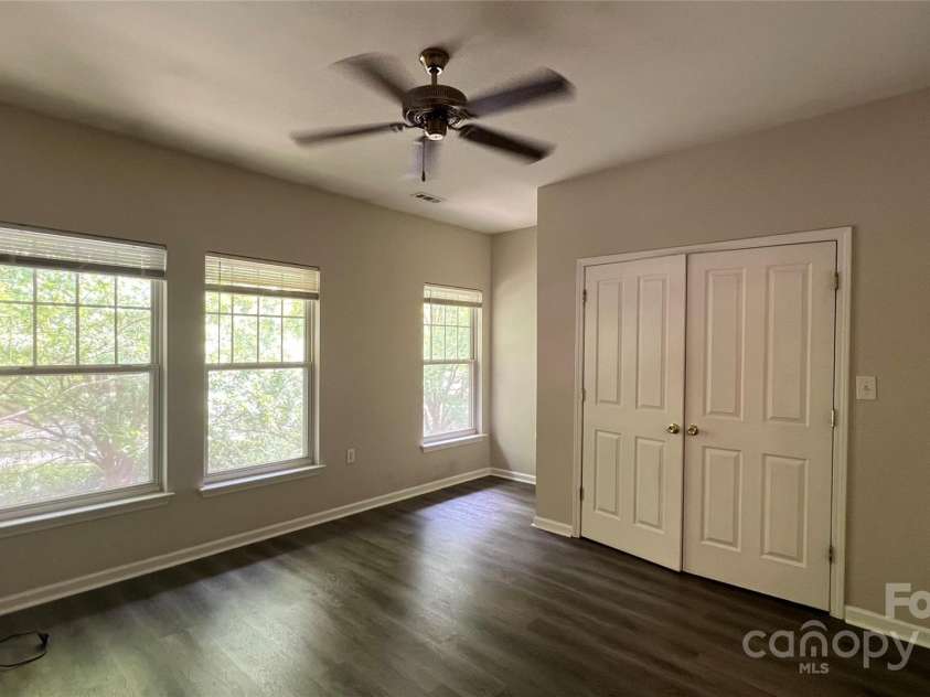 614 9th Street, Charlotte, NC 28202.  MLS# CAR4290611, YatesRealty ID 31340. 