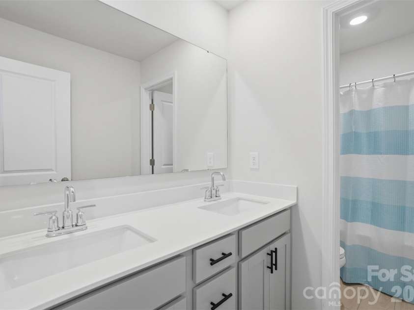 2404 Trollinger Drive, Catawba, NC 28609.  MLS# CAR4385749, YatesRealty ID 31342. 