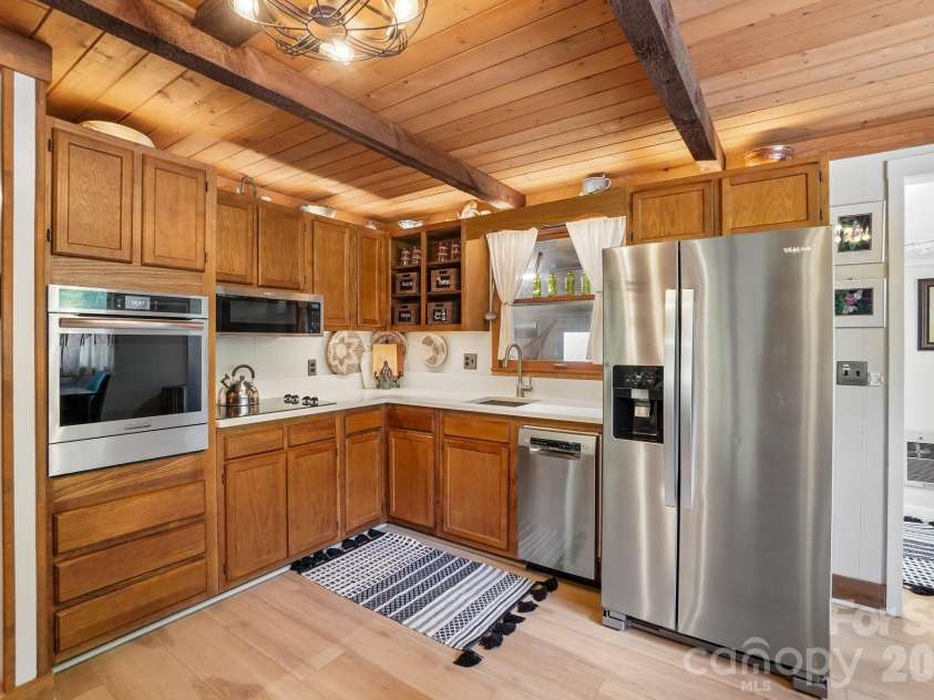 175 Village Lane, Mars Hill, NC 28754.  MLS# CAR4387698, YatesRealty ID 31344. Stainless Appliances