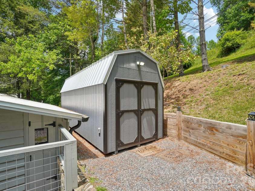 175 Village Lane, Mars Hill, NC 28754.  MLS# CAR4387698, YatesRealty ID 31344. Storage Building
