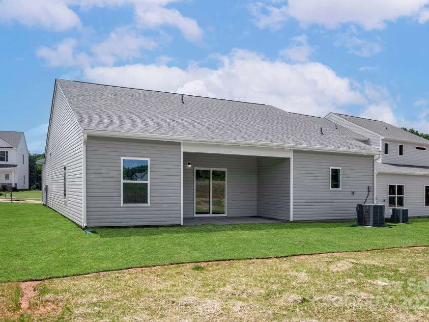 7330 Jerimoth Drive, Charlotte, NC 28215.  MLS# CAR4290841, YatesRealty ID 31344. 