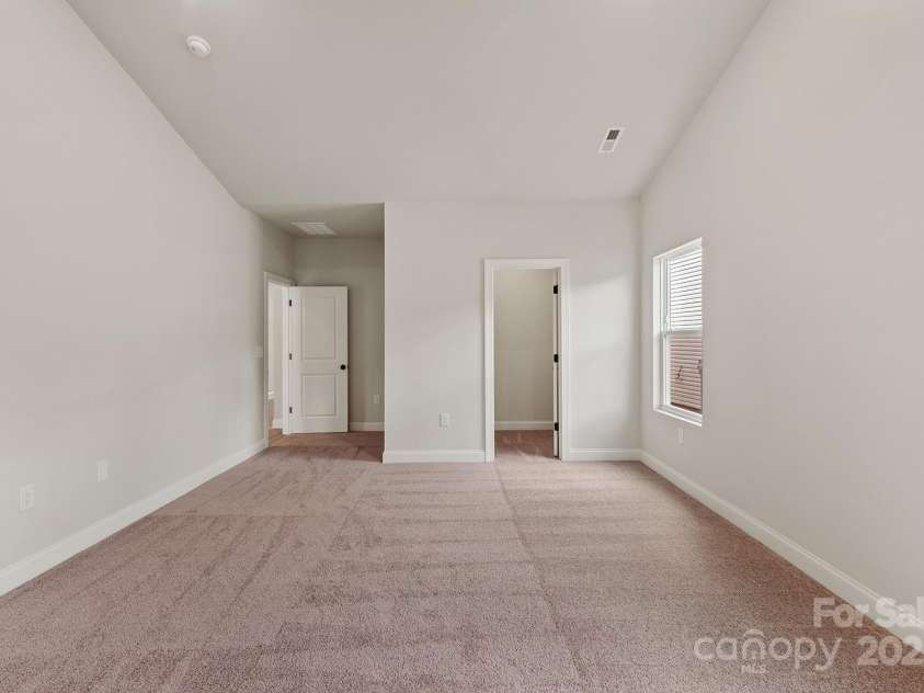 7330 Jerimoth Drive, Charlotte, NC 28215.  MLS# CAR4290841, YatesRealty ID 31344. 