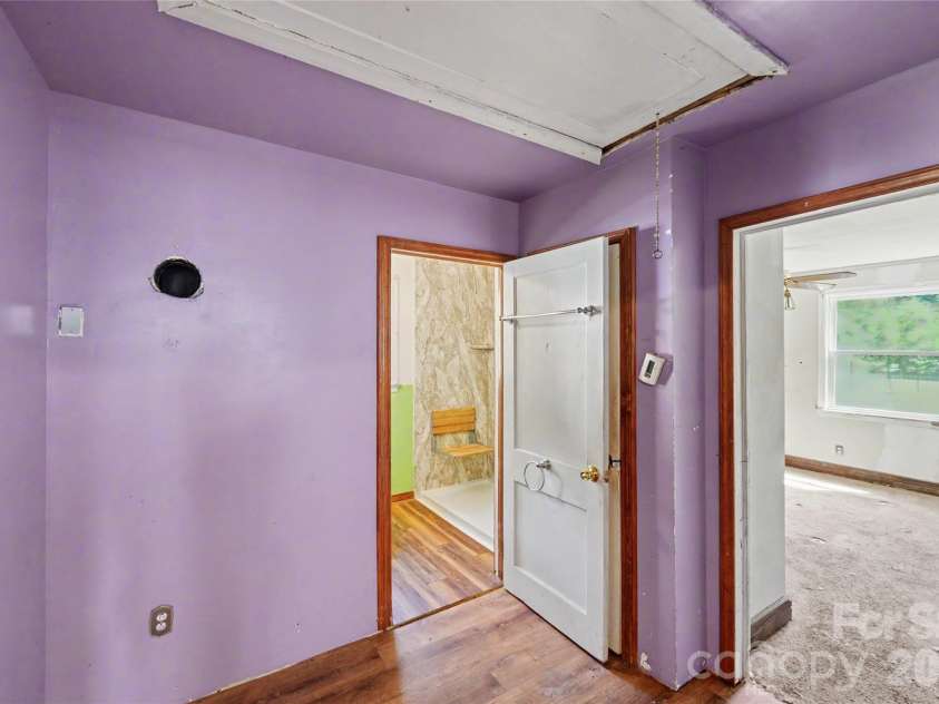 1212 Meadow Lane Lane, Charlotte, NC 28205.  MLS# CAR4392985, YatesRealty ID 31345. 