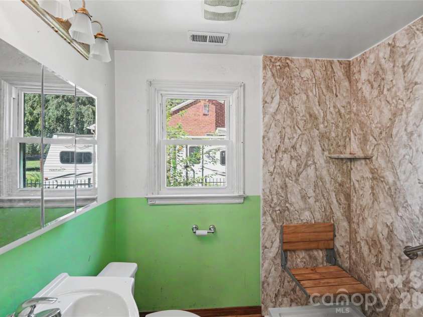 1212 Meadow Lane Lane, Charlotte, NC 28205.  MLS# CAR4392985, YatesRealty ID 31345. 