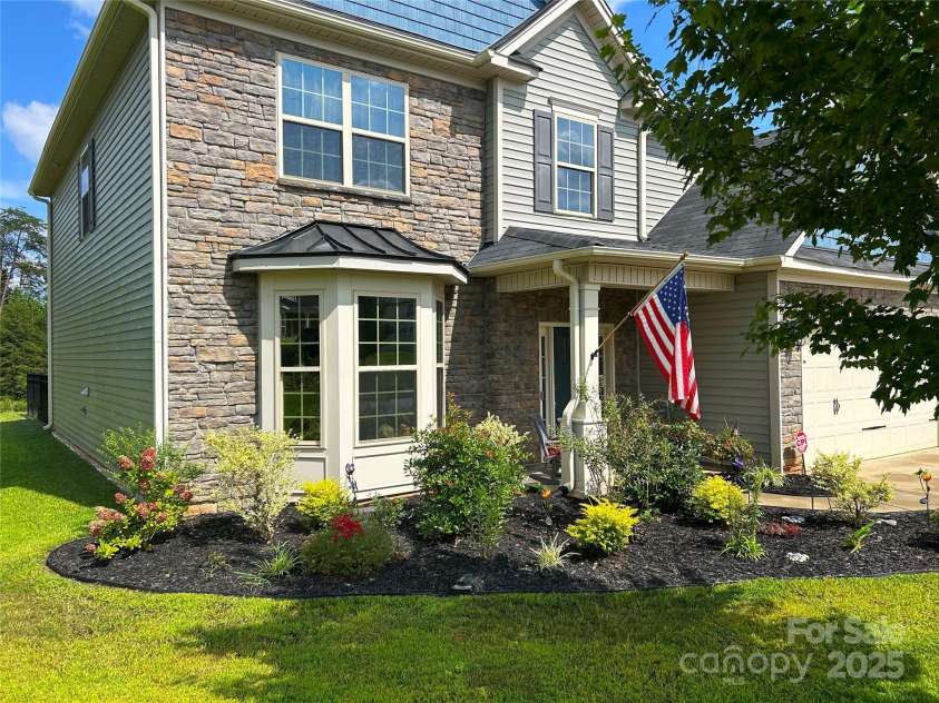 1823 Ridge Creek Drive, Kernersville, NC 27284.  MLS# CAR4287528, YatesRealty ID 31345. 