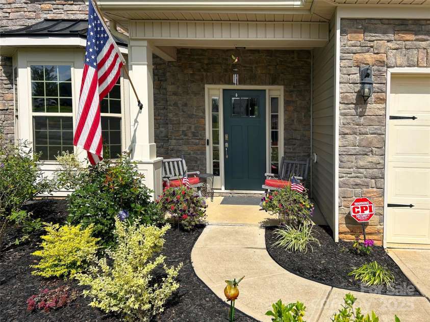 1823 Ridge Creek Drive, Kernersville, NC 27284.  MLS# CAR4287528, YatesRealty ID 31345. 