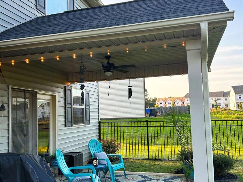 1823 Ridge Creek Drive, Kernersville, NC 27284.  MLS# CAR4287528, YatesRealty ID 31345. 