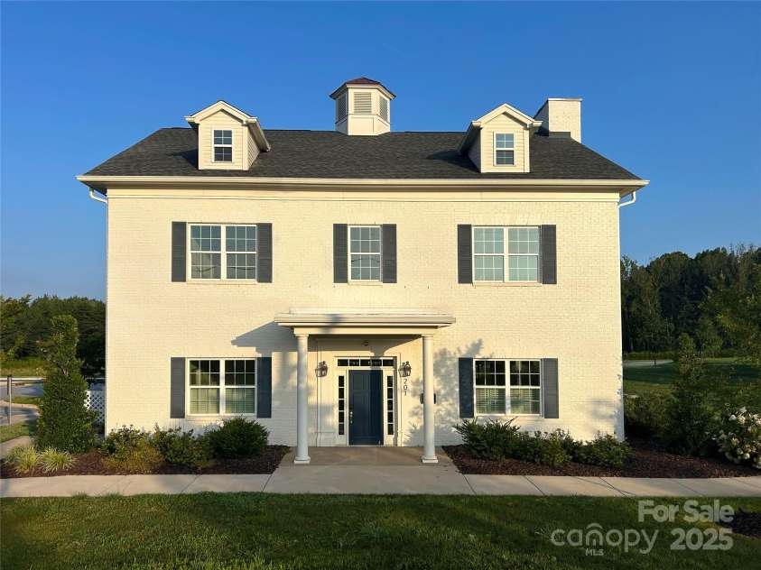 1823 Ridge Creek Drive, Kernersville, NC 27284.  MLS# CAR4287528, YatesRealty ID 31345. Caleb's Creek Clubhouse