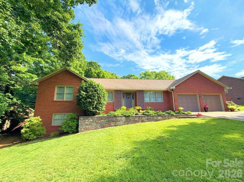 7029 Forest Hills Drive, Denver, NC 28037.  MLS# CAR4386920, YatesRealty ID 31346. 