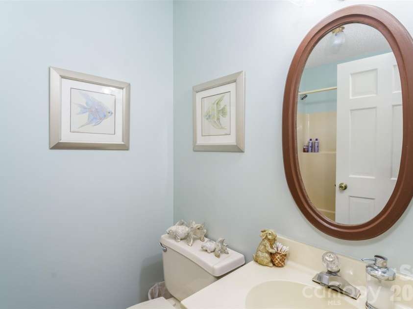 7029 Forest Hills Drive, Denver, NC 28037.  MLS# CAR4386920, YatesRealty ID 31346. Primary Bed Bath