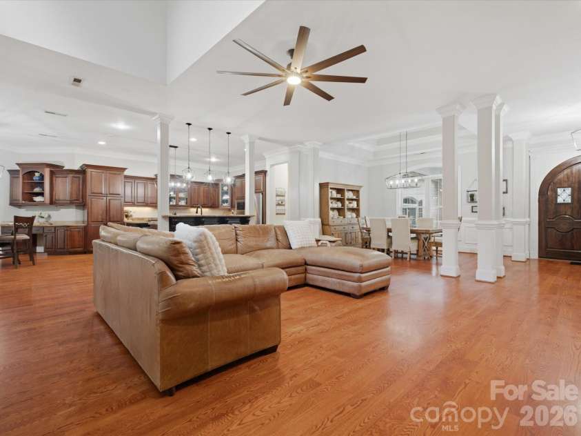 2894 Lakeshore Drive, Chester, SC 29706.  MLS# CAR4393465, YatesRealty ID 31347. Great Room
