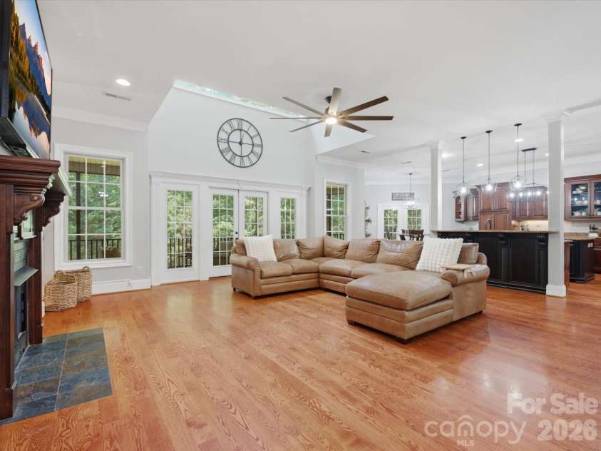 2894 Lakeshore Drive, Chester, SC 29706.  MLS# CAR4393465, YatesRealty ID 31347. Great Room