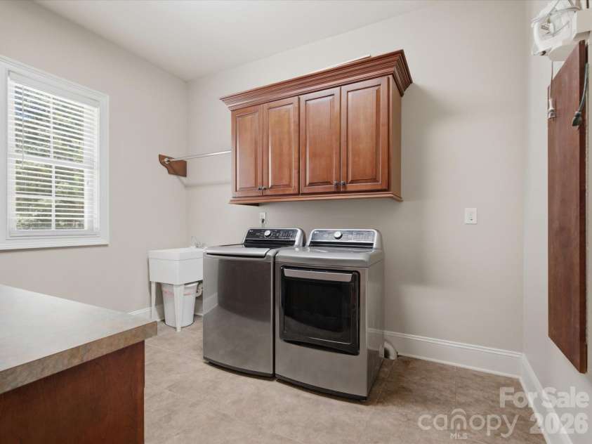 2894 Lakeshore Drive, Chester, SC 29706.  MLS# CAR4393465, YatesRealty ID 31347. Laundry room