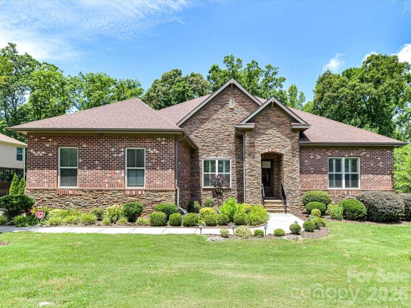8701 Whitehawk Hill Road, Waxhaw, NC 28173.  MLS# CAR4369668, YatesRealty ID 31348. 