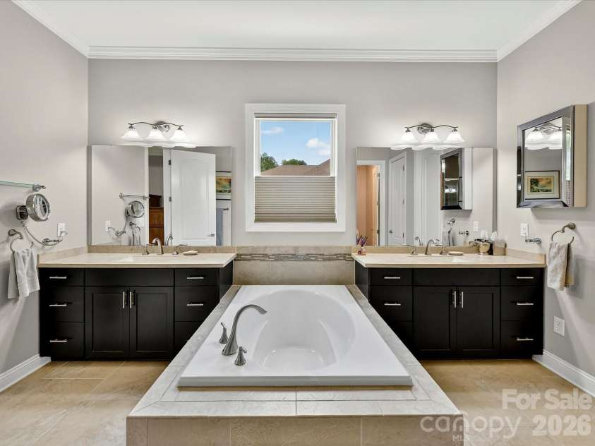 8701 Whitehawk Hill Road, Waxhaw, NC 28173.  MLS# CAR4369668, YatesRealty ID 31348. 