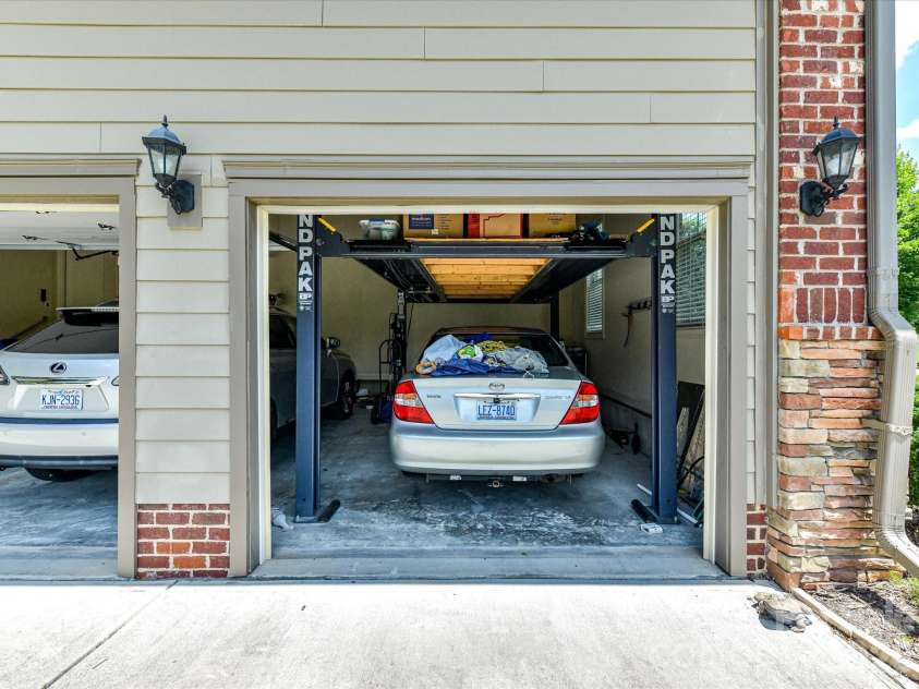8701 Whitehawk Hill Road, Waxhaw, NC 28173.  MLS# CAR4369668, YatesRealty ID 31348. 