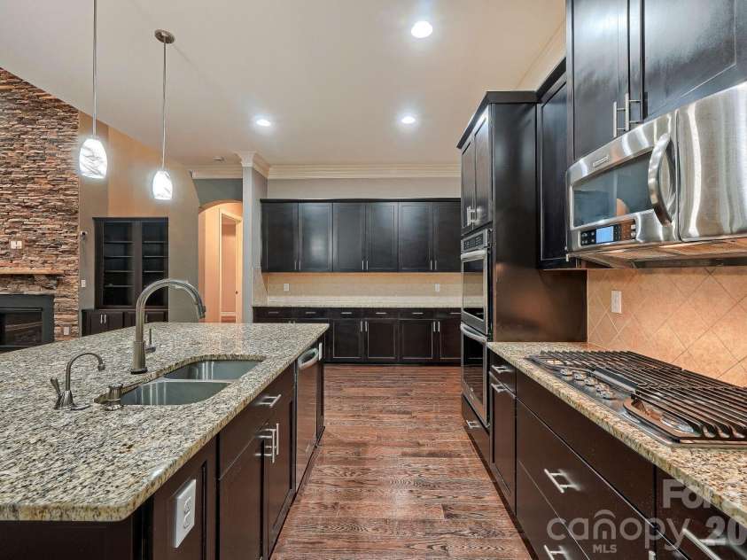 8701 Whitehawk Hill Road, Waxhaw, NC 28173.  MLS# CAR4416034, YatesRealty ID 31348. 