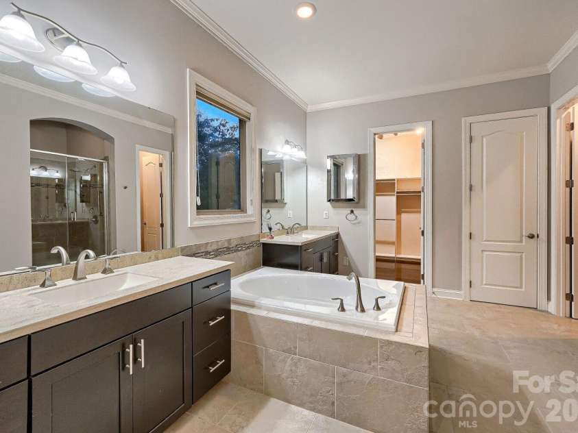 8701 Whitehawk Hill Road, Waxhaw, NC 28173.  MLS# CAR4416034, YatesRealty ID 31348. 