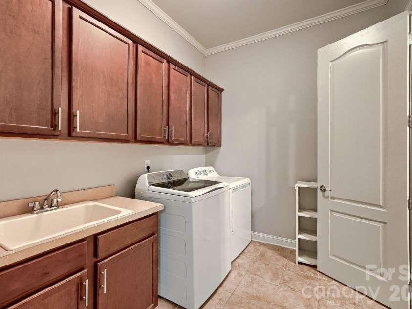 8701 Whitehawk Hill Road, Waxhaw, NC 28173.  MLS# CAR4416034, YatesRealty ID 31348. 