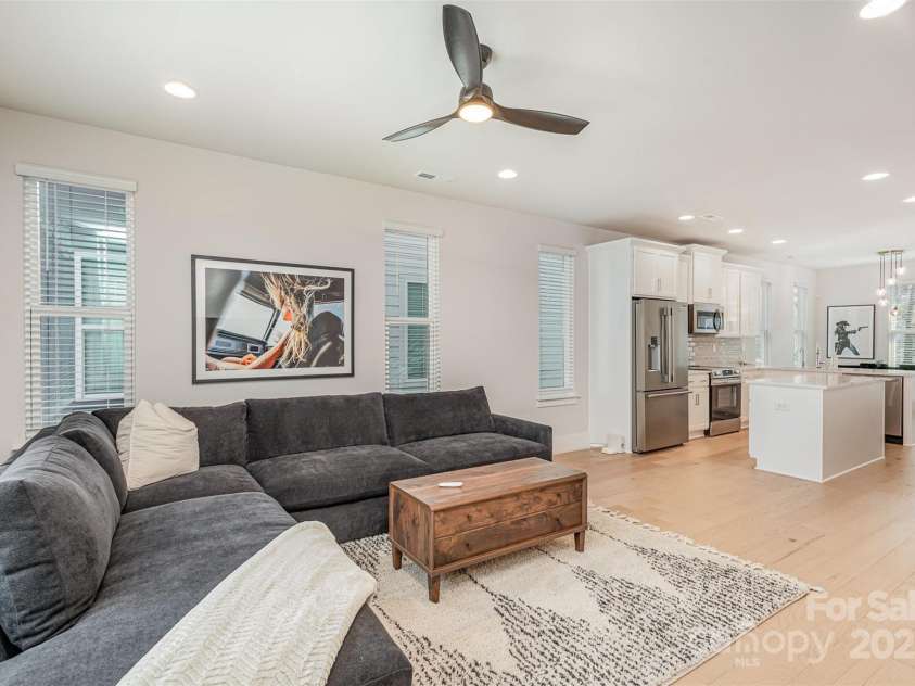 5048 York Park Lane, Charlotte, NC 28217.  MLS# CAR4216095, YatesRealty ID 3135. 