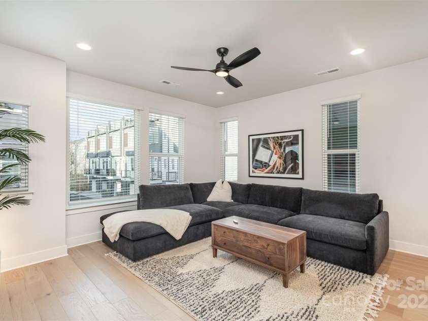 5048 York Park Lane, Charlotte, NC 28217.  MLS# CAR4216095, YatesRealty ID 3135. 