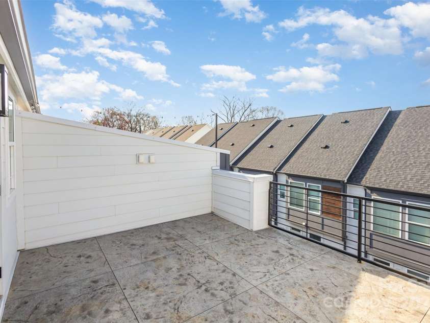 5048 York Park Lane, Charlotte, NC 28217.  MLS# CAR4216095, YatesRealty ID 3135. 