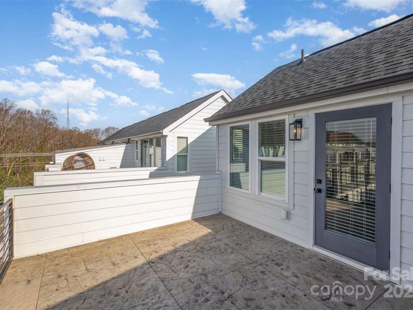 5048 York Park Lane, Charlotte, NC 28217.  MLS# CAR4216095, YatesRealty ID 3135. 