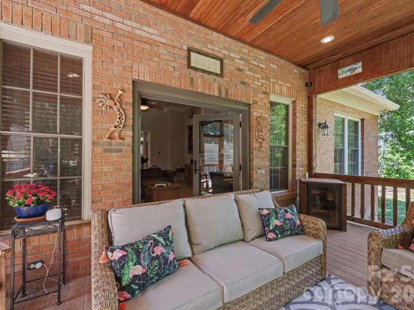 225 Highland Forest Drive, Clover, SC 29710.  MLS# CAR4365352, YatesRealty ID 31351. 