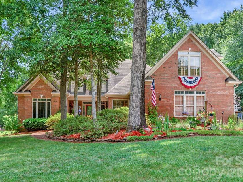 225 Highland Forest Drive, Clover, SC 29710.  MLS# CAR4365352, YatesRealty ID 31351. 