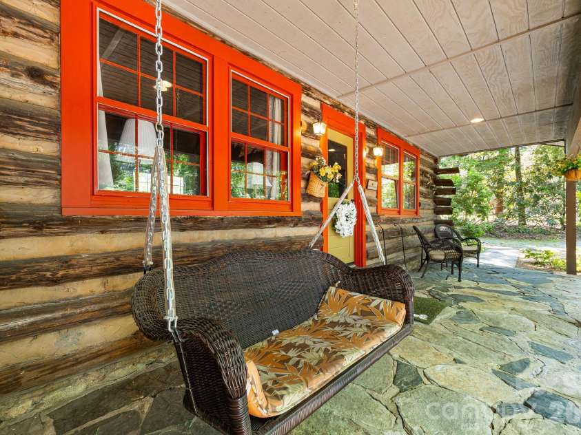 128 Tee Off Lane, Hendersonville, NC 28792.  MLS# CAR4390885, YatesRealty ID 31352. 