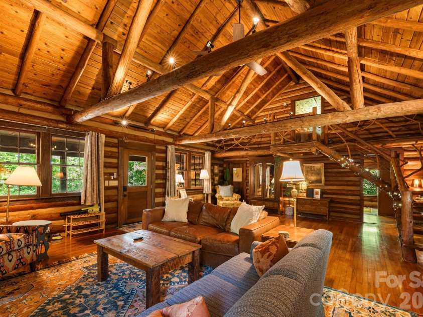 128 Tee Off Lane, Hendersonville, NC 28792.  MLS# CAR4390885, YatesRealty ID 31352. 