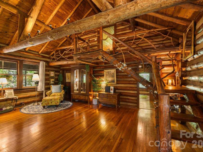 128 Tee Off Lane, Hendersonville, NC 28792.  MLS# CAR4390885, YatesRealty ID 31352. 