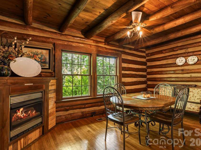 128 Tee Off Lane, Hendersonville, NC 28792.  MLS# CAR4390885, YatesRealty ID 31352. 