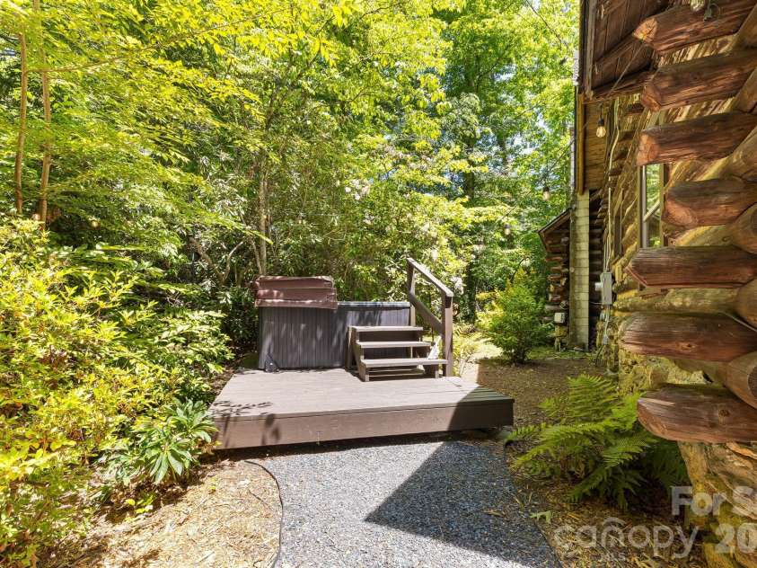 128 Tee Off Lane, Hendersonville, NC 28792.  MLS# CAR4390885, YatesRealty ID 31352. 