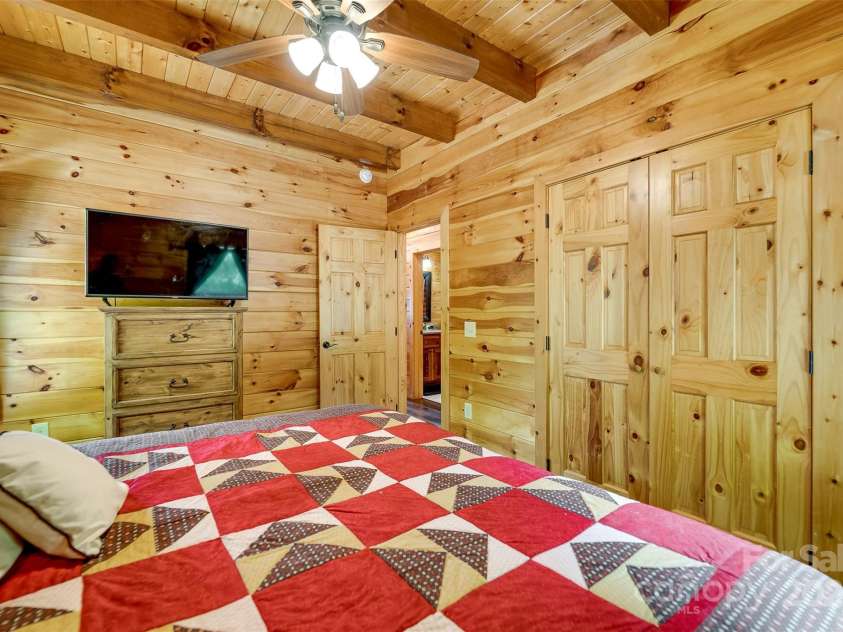 214 Indianola Lane, Bryson City, NC 28713.  MLS# CAR4291079, YatesRealty ID 31353. 