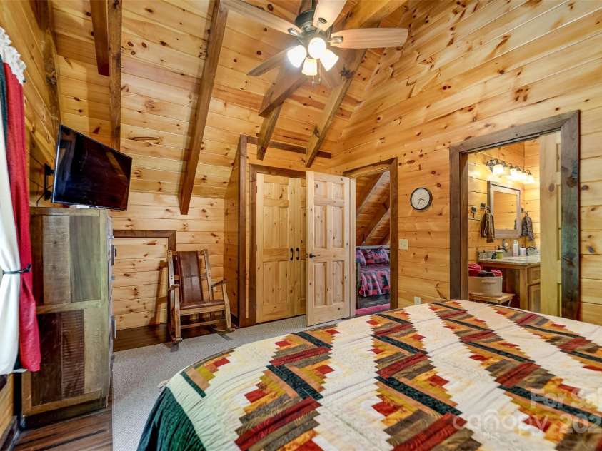 214 Indianola Lane, Bryson City, NC 28713.  MLS# CAR4291079, YatesRealty ID 31353. 