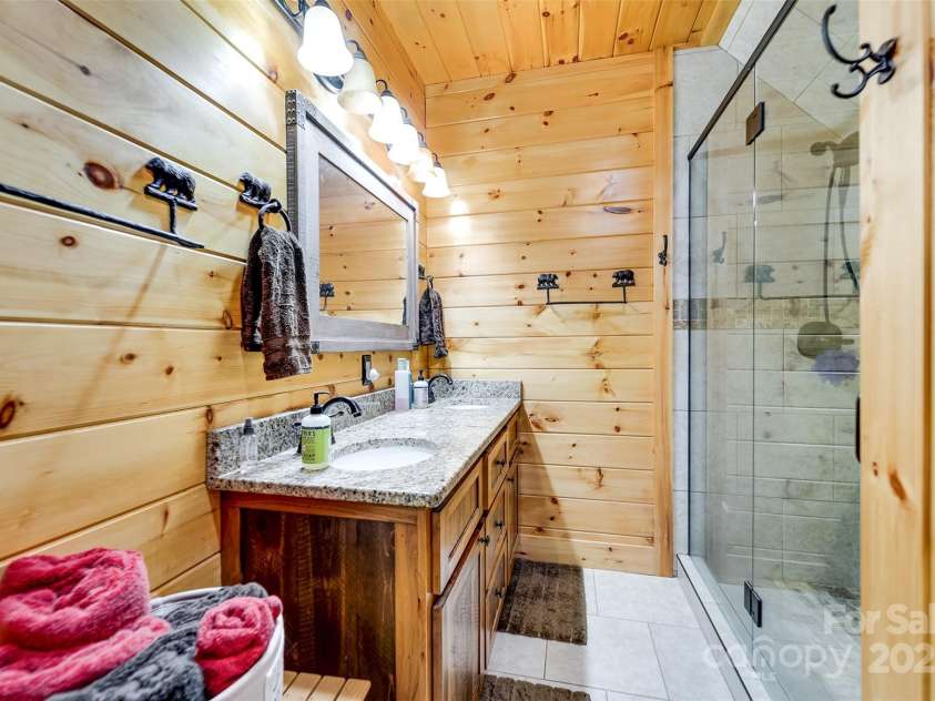 214 Indianola Lane, Bryson City, NC 28713.  MLS# CAR4291079, YatesRealty ID 31353. 